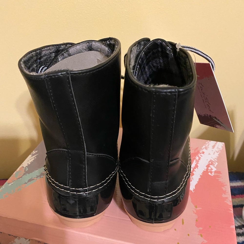 NWT Never worn Rain Boots